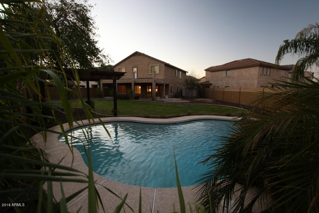 2007 West Kathleen Road Phoenix, AZ 85023 - Photo 3 of 15 D84A8212 (1024x683)