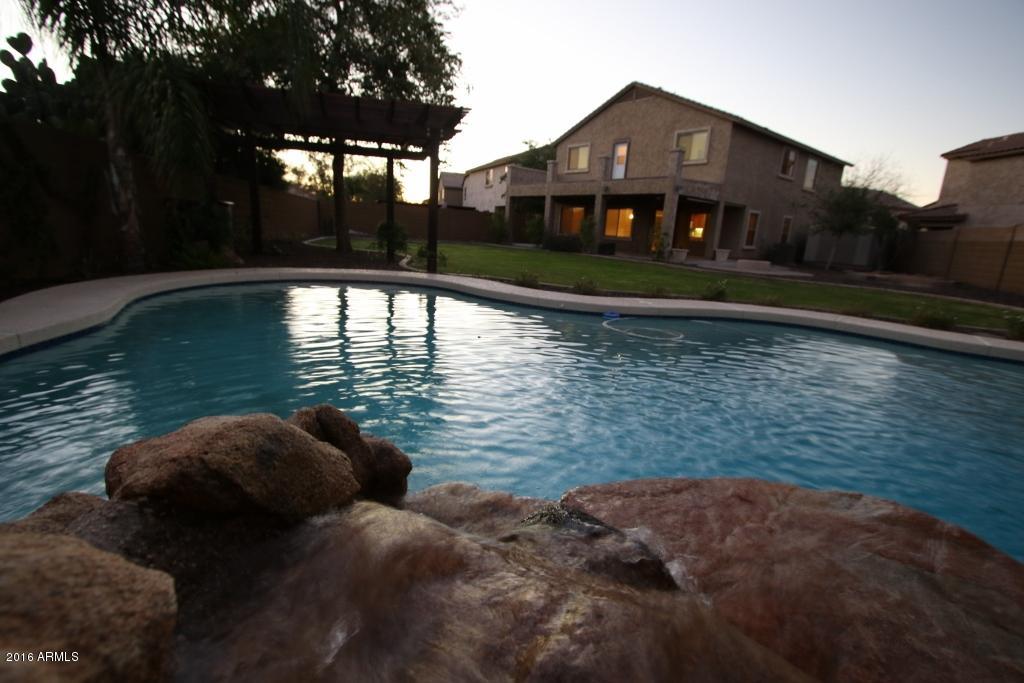 2007 West Kathleen Road Phoenix, AZ 85023 - Photo 4 of 15 D84A8217 (1024x683)