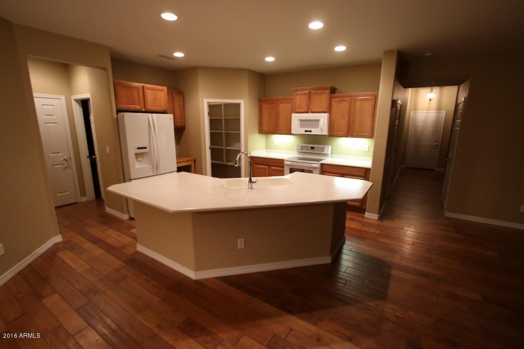 2007 West Kathleen Road Phoenix, AZ 85023 - Photo 5 of 15 D84A8222 (1024x683)