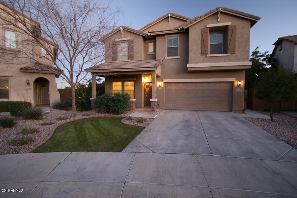 2007 West Kathleen Road Phoenix, AZ 85023 - Photo 10 of 15 D84A8232 (1024x683)