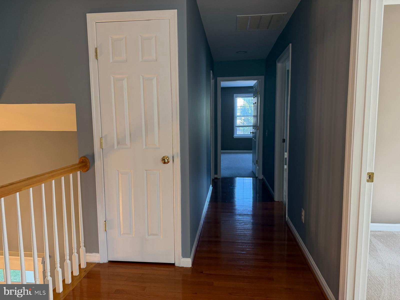 2469 Leyland Ridge Road Herndon, VA 20171 - Photo 17 of 27 2nd Level Hallway