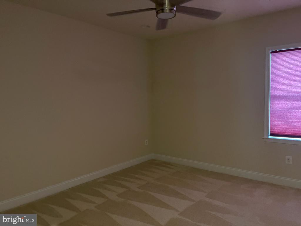 22573 Willington Square Ashburn, VA 20148 - Photo 16 of 19