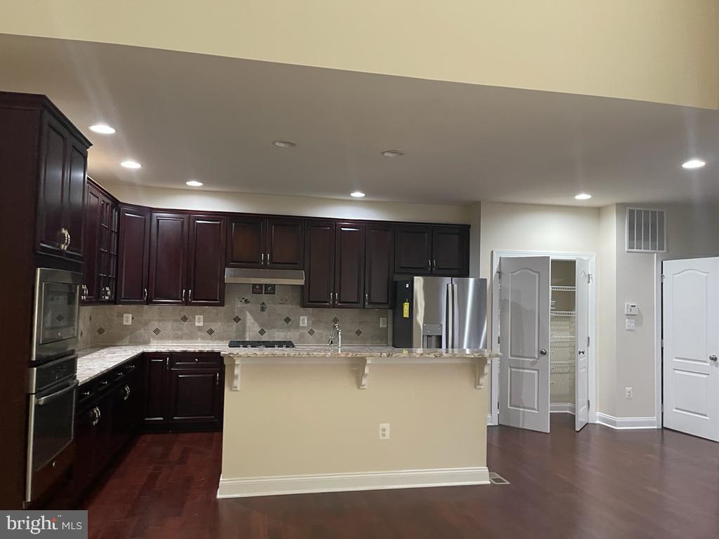 22573 Willington Square Ashburn, VA 20148 - Photo 5 of 19