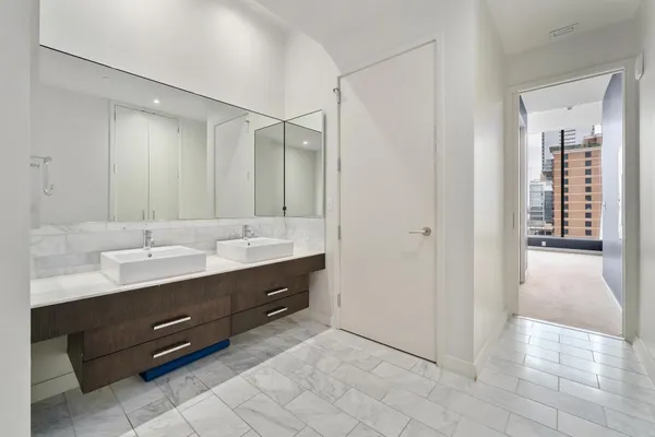 $6,500 | 210 Lavaca Street, Unit 1810, Austin, TX 78701