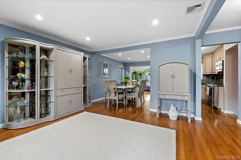 $975,000 | 10 Peter Road, Hicksville, NY 11801