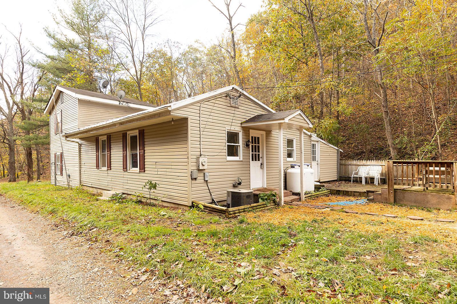 3 Bed/1 Bath located on a private lane