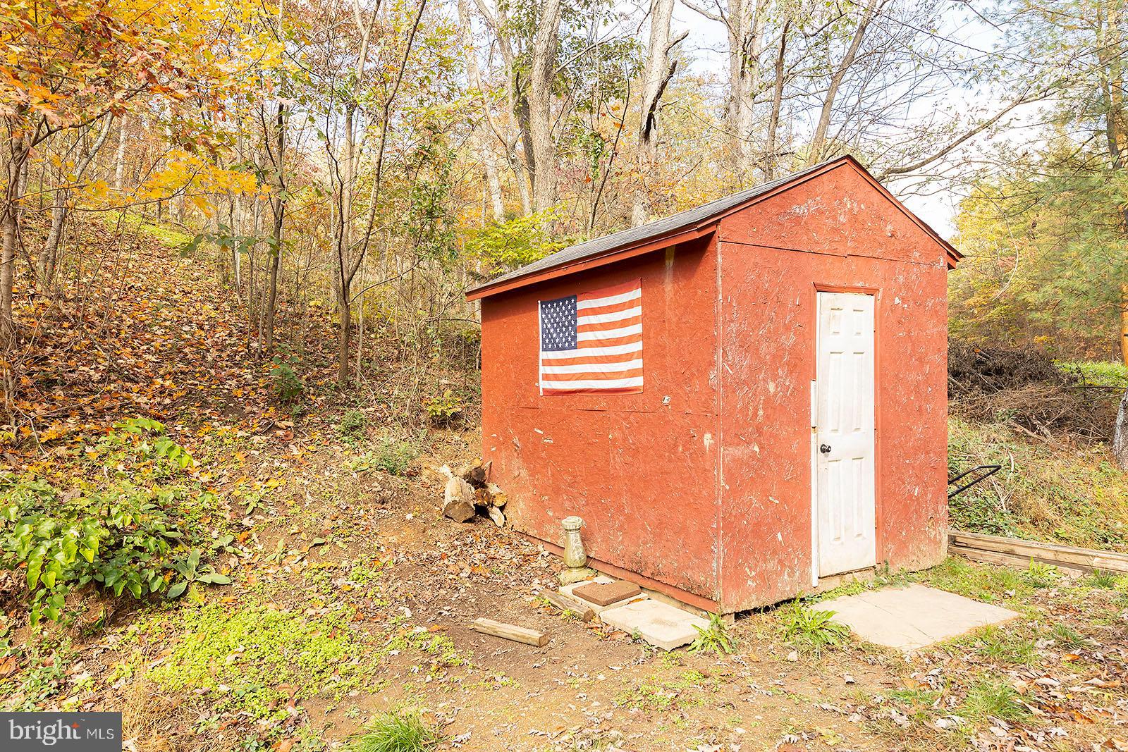 141 Roys Lane Gore, VA 22637 - Photo 12 of 12 Storage shed