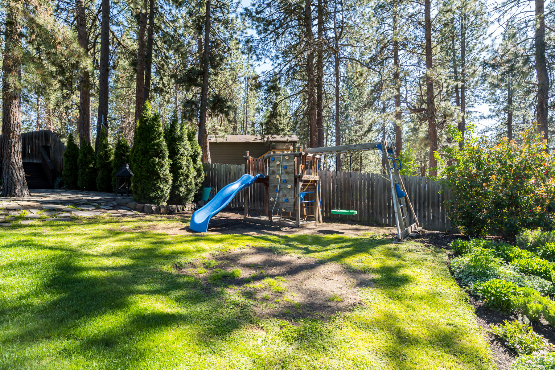 19042 Choctaw Road Bend, OR 97702 - Photo 31 of 40 31JH5_5168