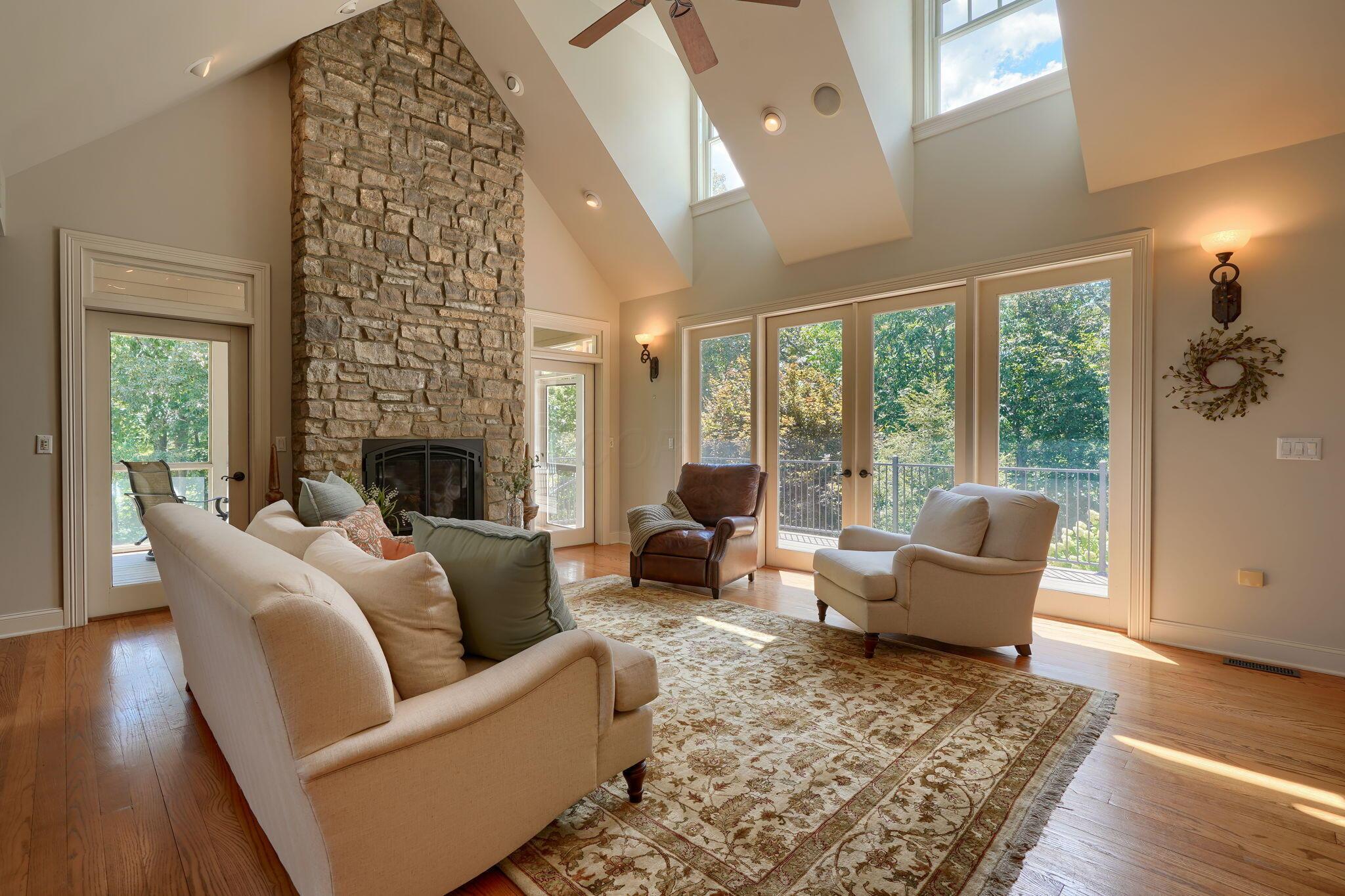 9405 4 Mile Road Jackson, OH 45640 - Photo 18 of 66 18. Living Room (2)