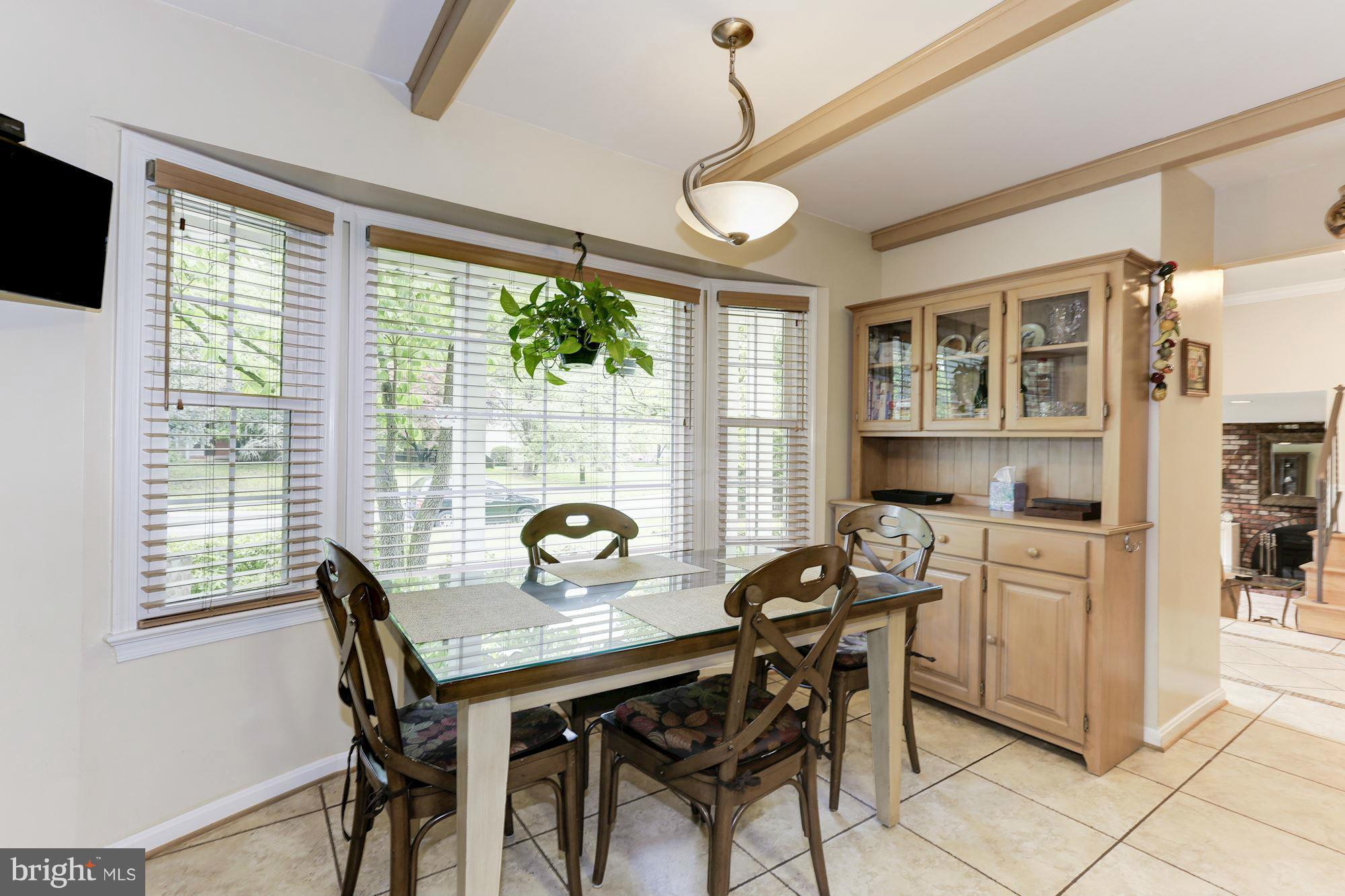 8516 Atwell Road Potomac, MD 20854 - Photo 11 of 26 Kitchen