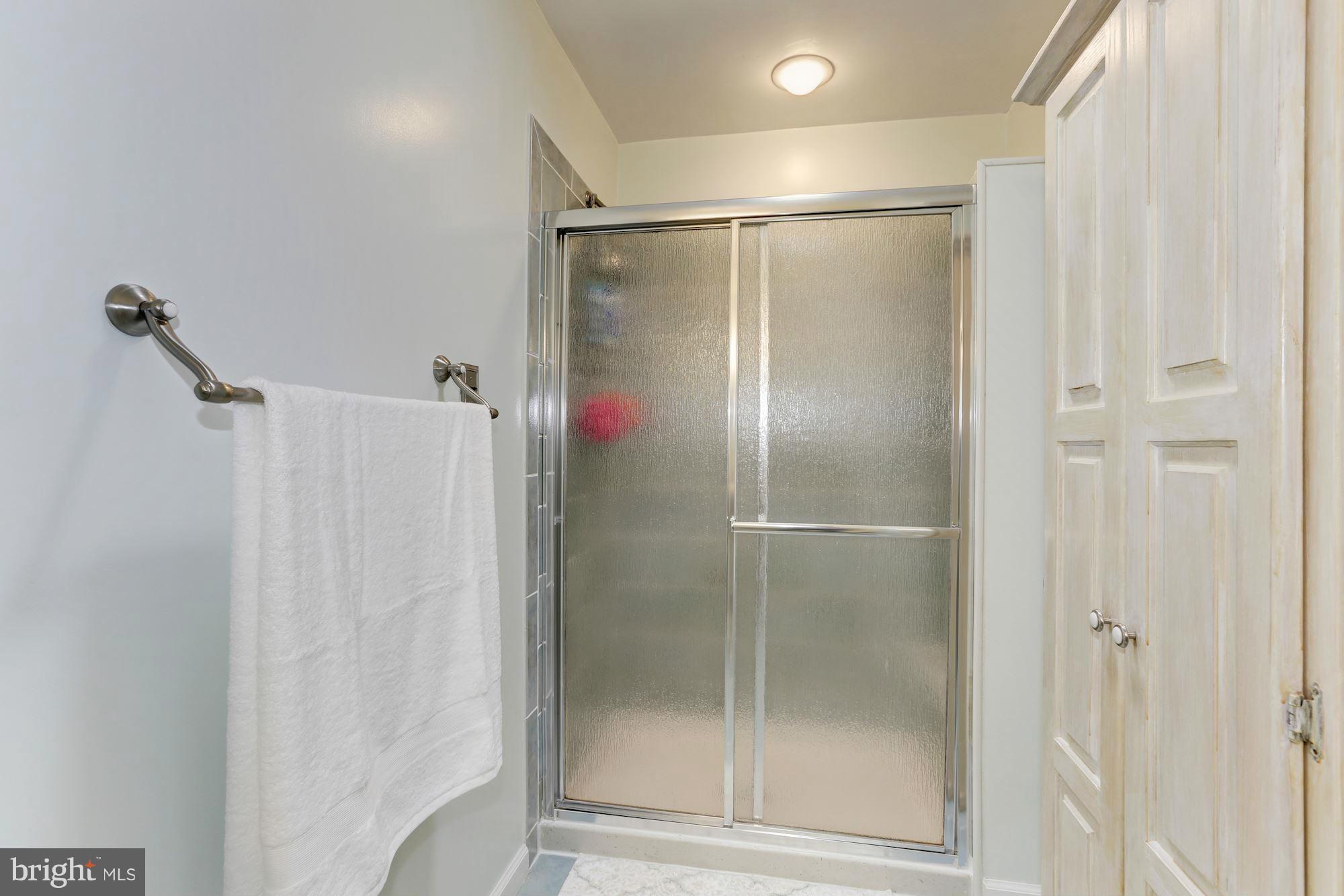 8516 Atwell Road Potomac, MD 20854 - Photo 15 of 26 Bath (Master)