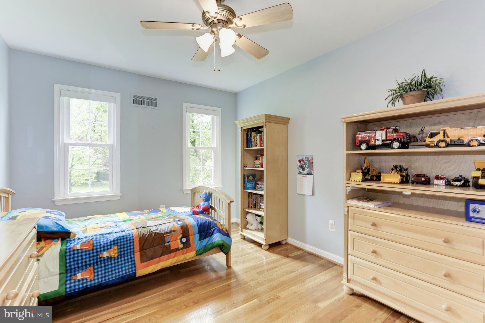 8516 Atwell Road Potomac, MD 20854 - Photo 16 of 26 Bedroom