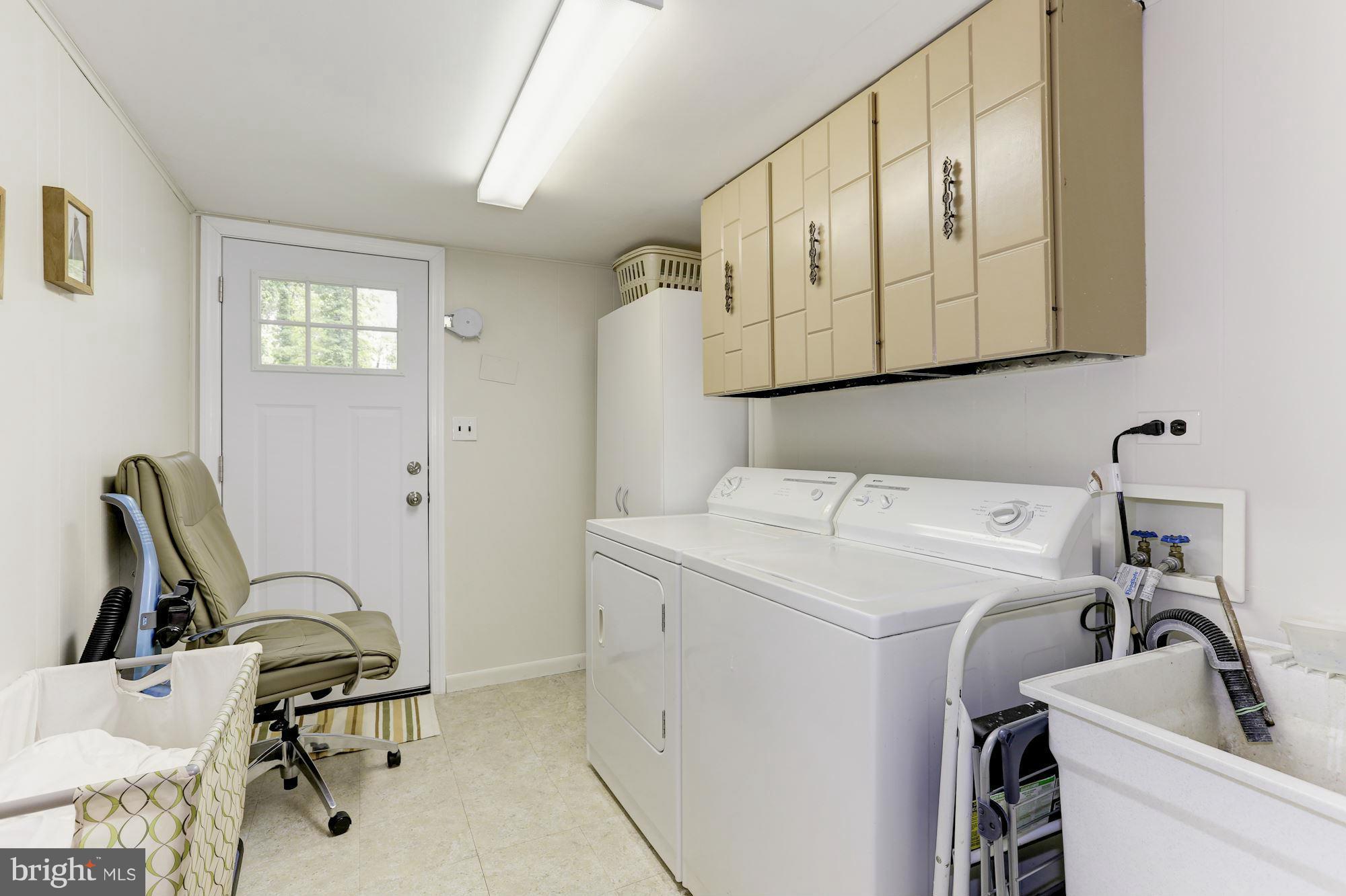 8516 Atwell Road Potomac, MD 20854 - Photo 22 of 26 Interior (General)