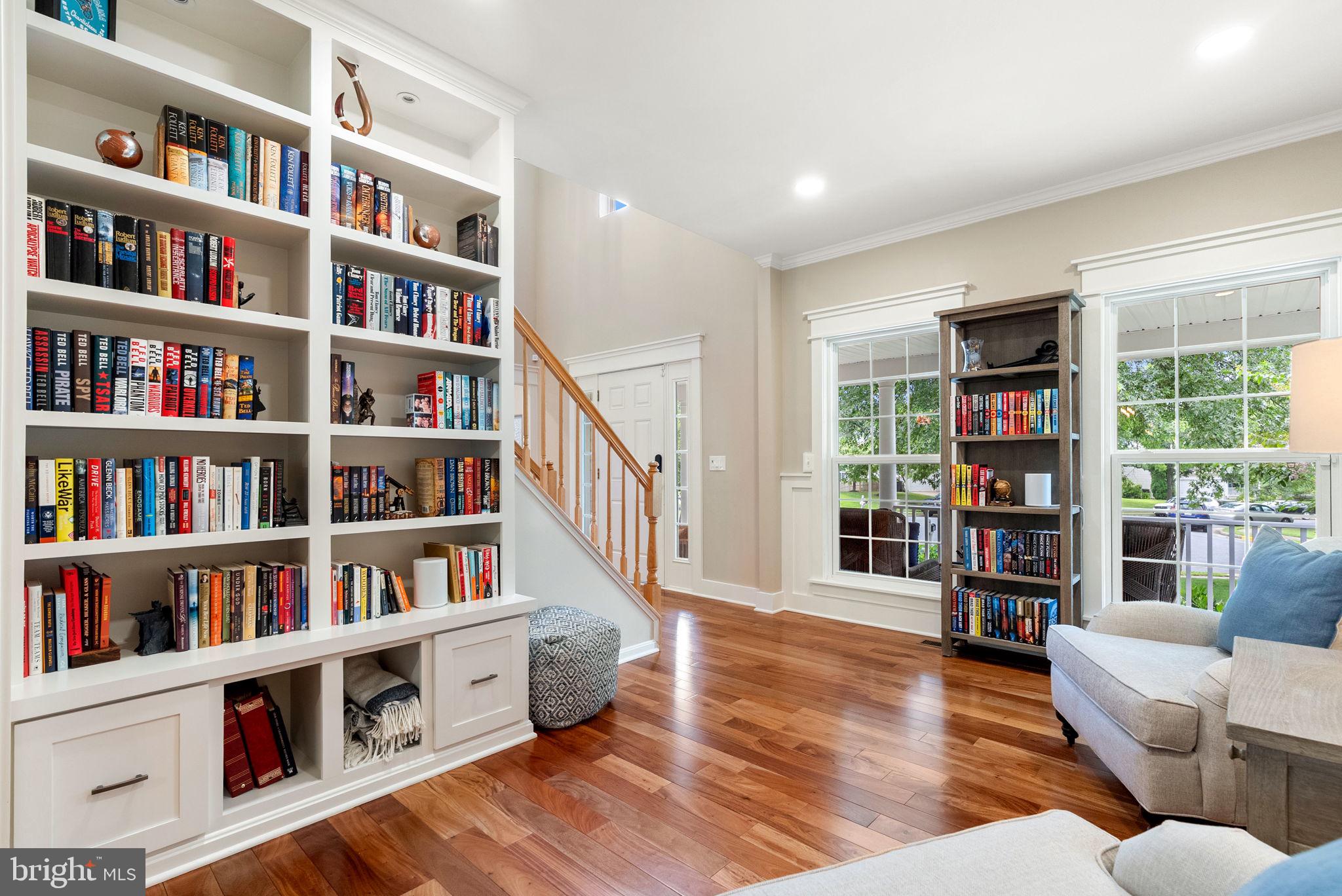 527 Rugby Court Purcellville, VA 20132 - Photo 18 of 75 Built in bookshelves