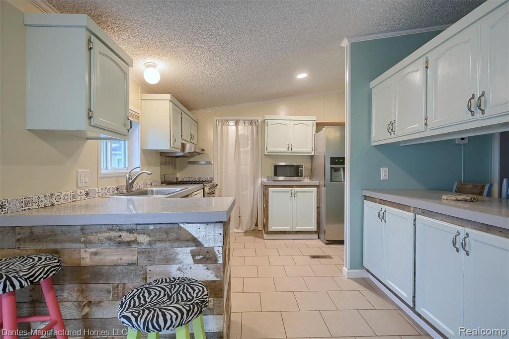 2500 Mann Road Clarkston, MI 48346 - Photo 14 of 30