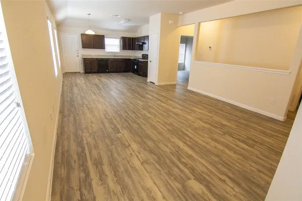 $1,815 | 1606 Mark Lane, Ennis, TX 75119
