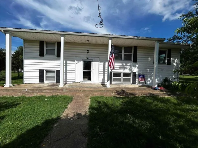 $185,000 | 919 North 10th Street, Humboldt, KS 66748