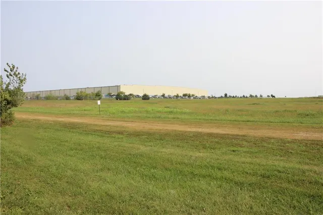 $1,320,000 | 15665 South Moonlight Road, Olathe, KS 66061