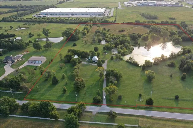 $1,320,000 | 15665 South Moonlight Road, Olathe, KS 66061