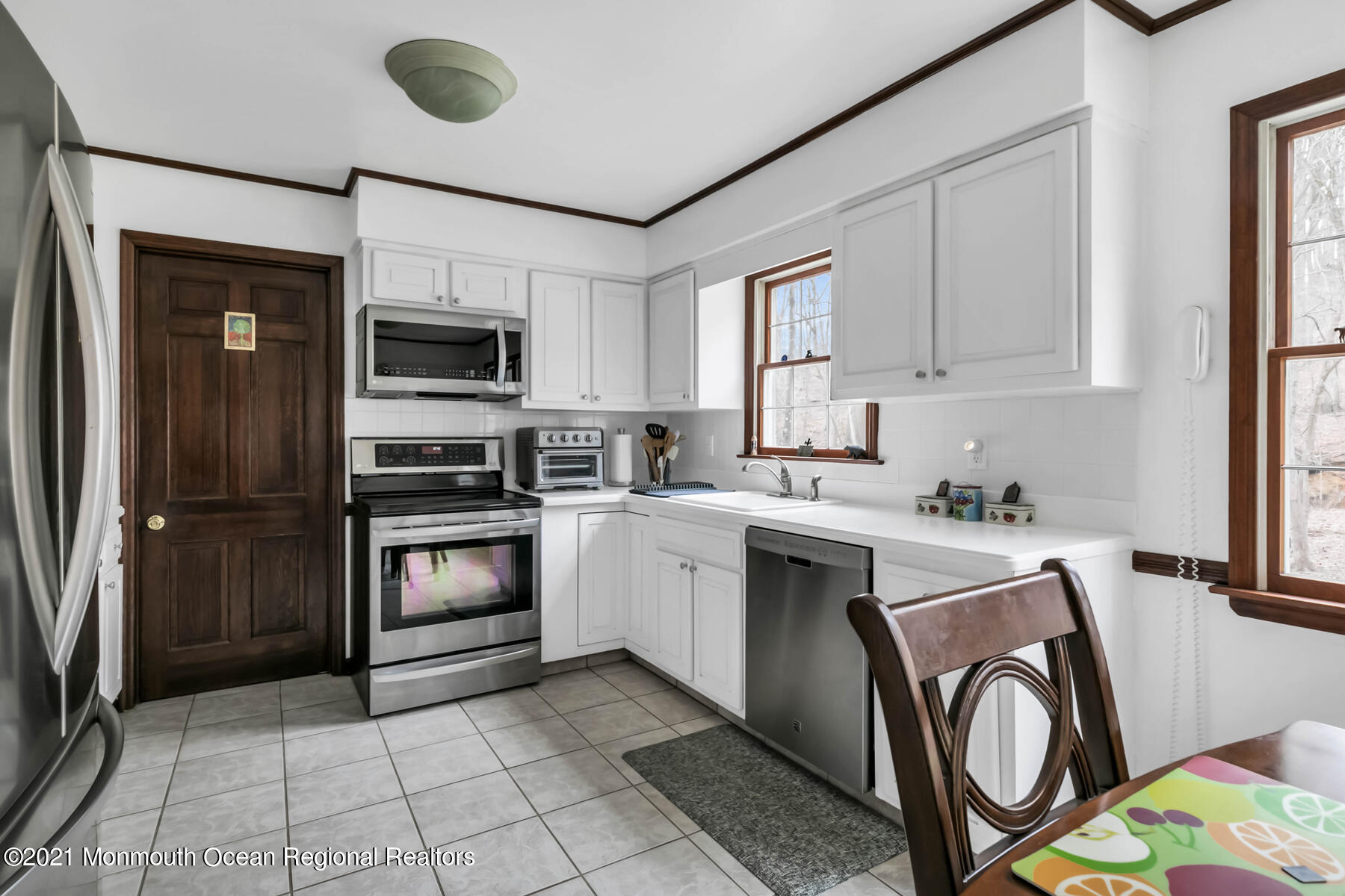 12 Borden Road Middletown, NJ 07748 - Photo 13 of 32 KITCHEN