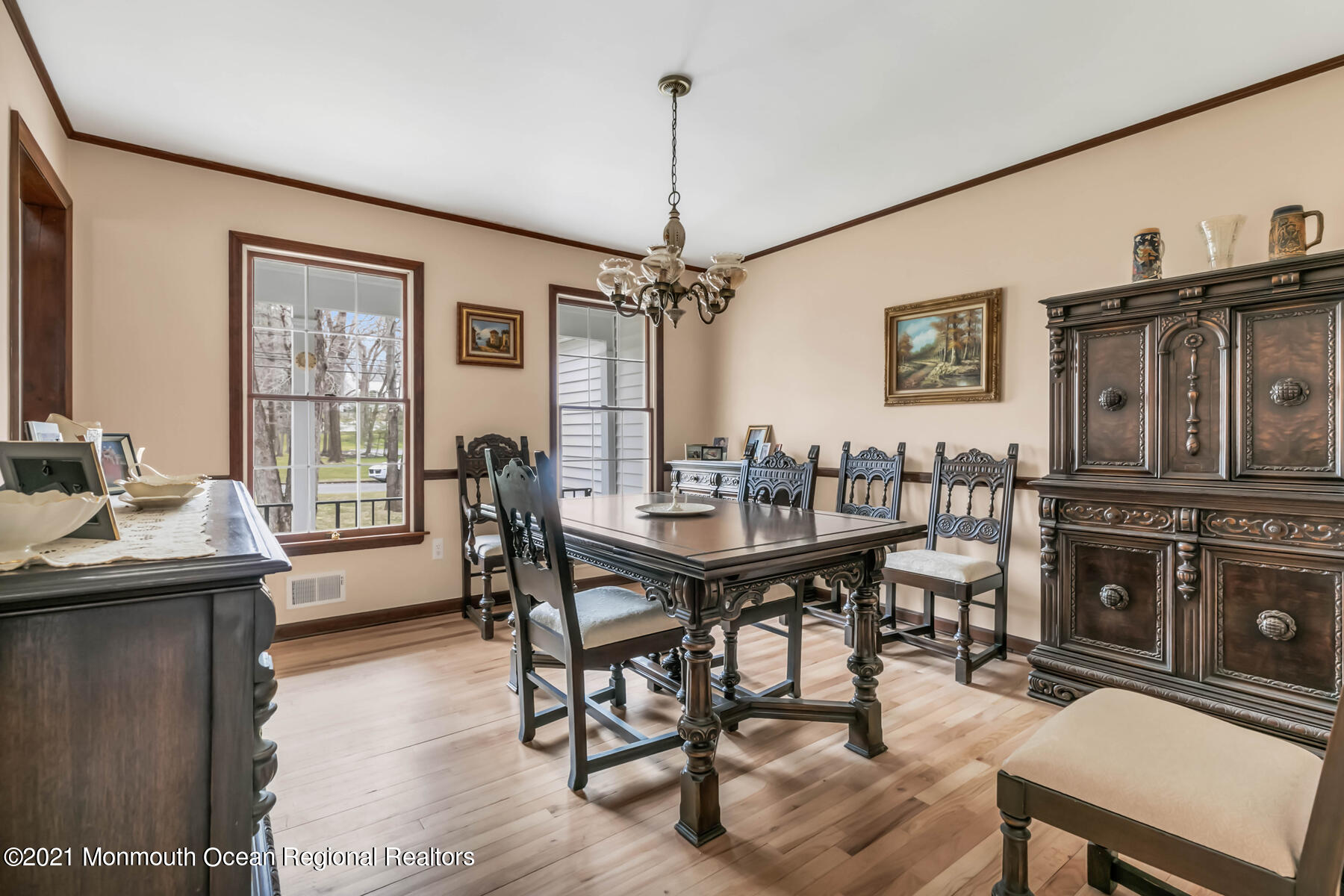 12 Borden Road Middletown, NJ 07748 - Photo 17 of 32 DINING