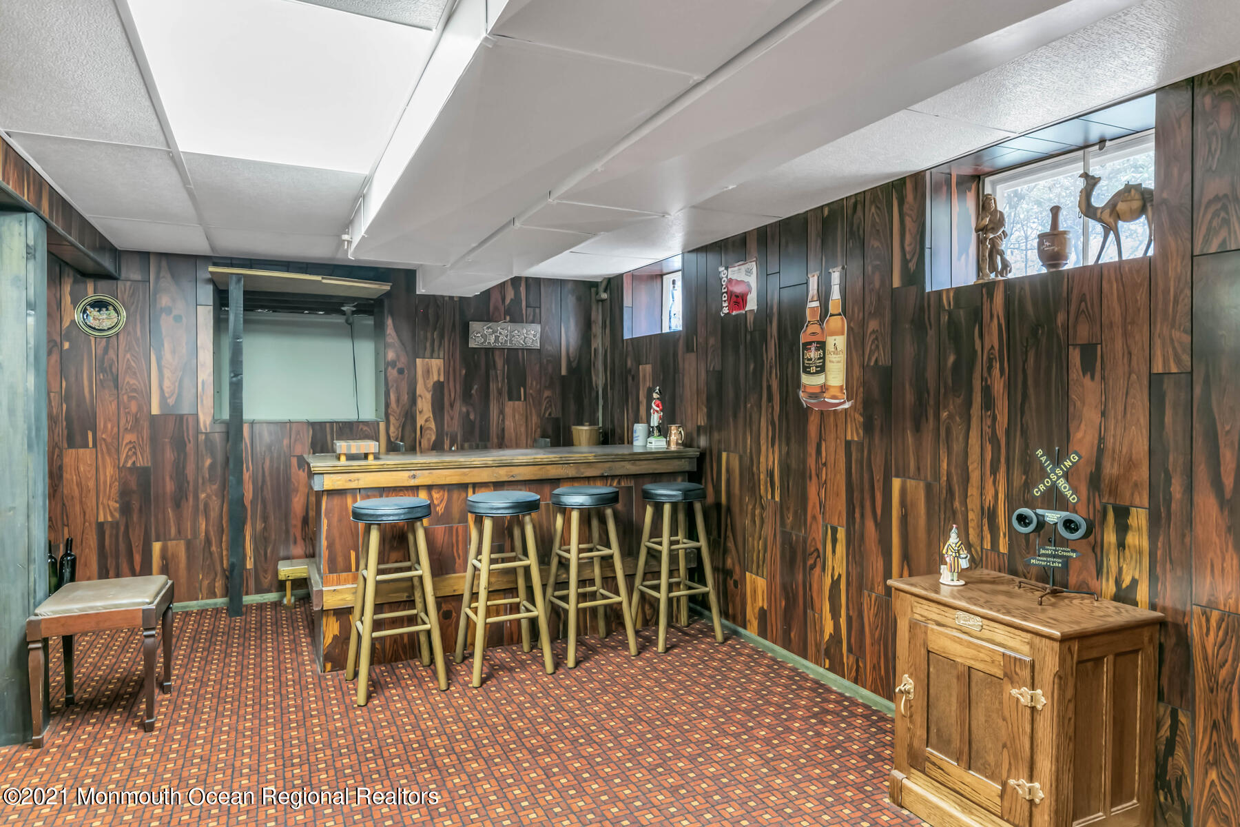 12 Borden Road Middletown, NJ 07748 - Photo 30 of 32 BASEMENT BAR