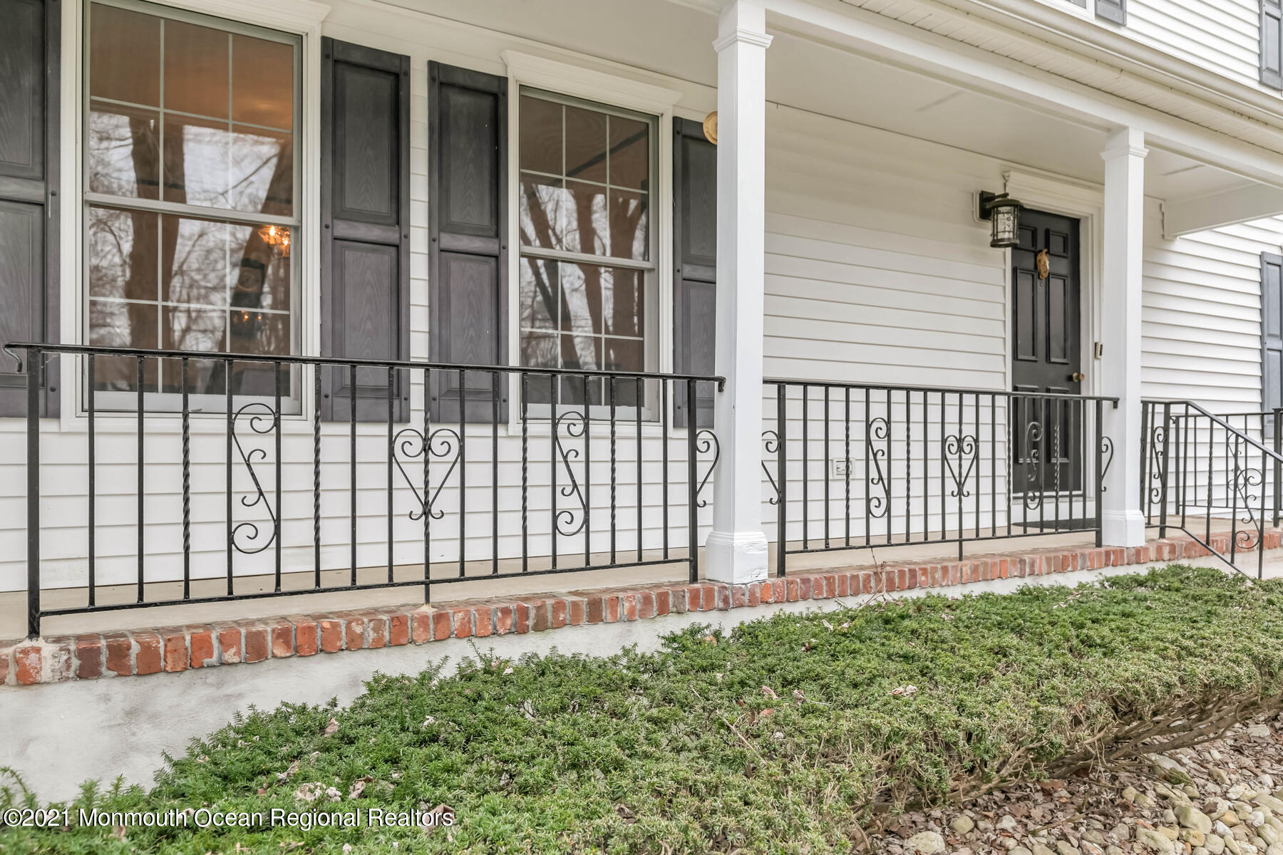 12 Borden Road Middletown, NJ 07748 - Photo 8 of 32 FRONT PORCH