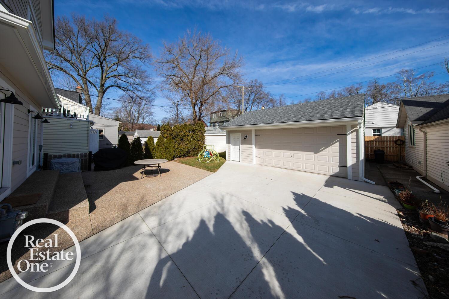 122 Muir Road Grosse Pointe, MI 48236 - Photo 26 of 28 50134887-46f29788-063c-41dc-ae5c-e4e5c7e81249.JPG