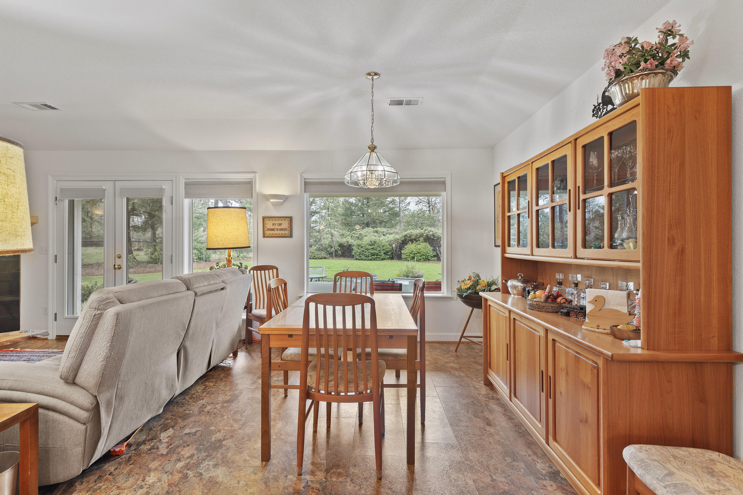 1570 Dick George Road Cave Junction, OR 97523 - Photo 16 of 41 Dining