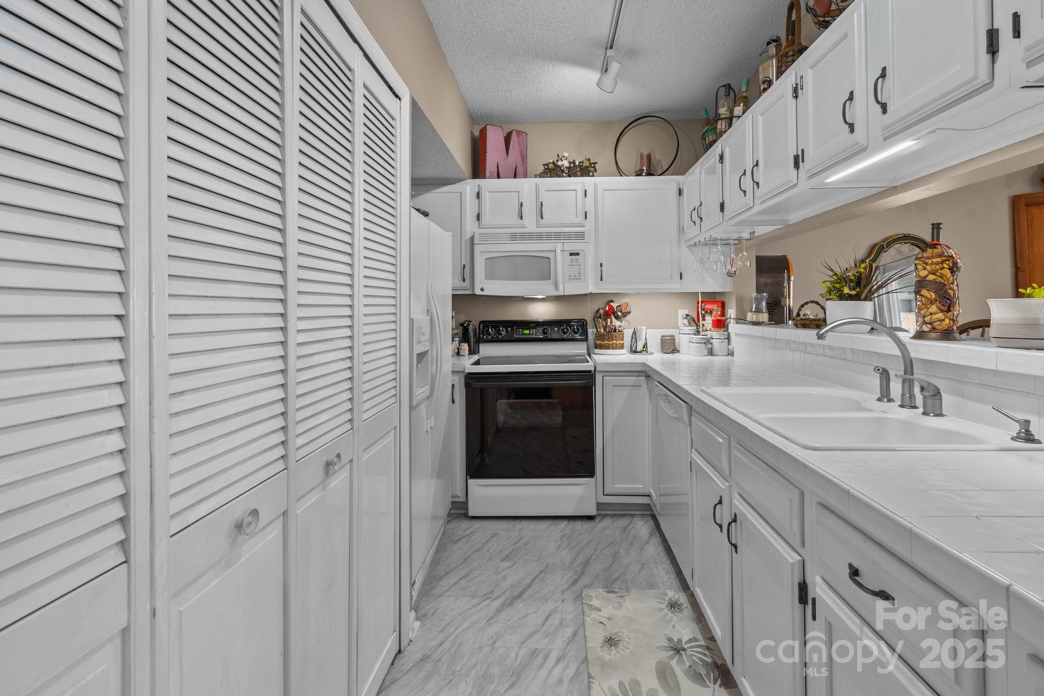 19827 Henderson Road, Unit L Cornelius, NC 28031 - Photo 12 of 37