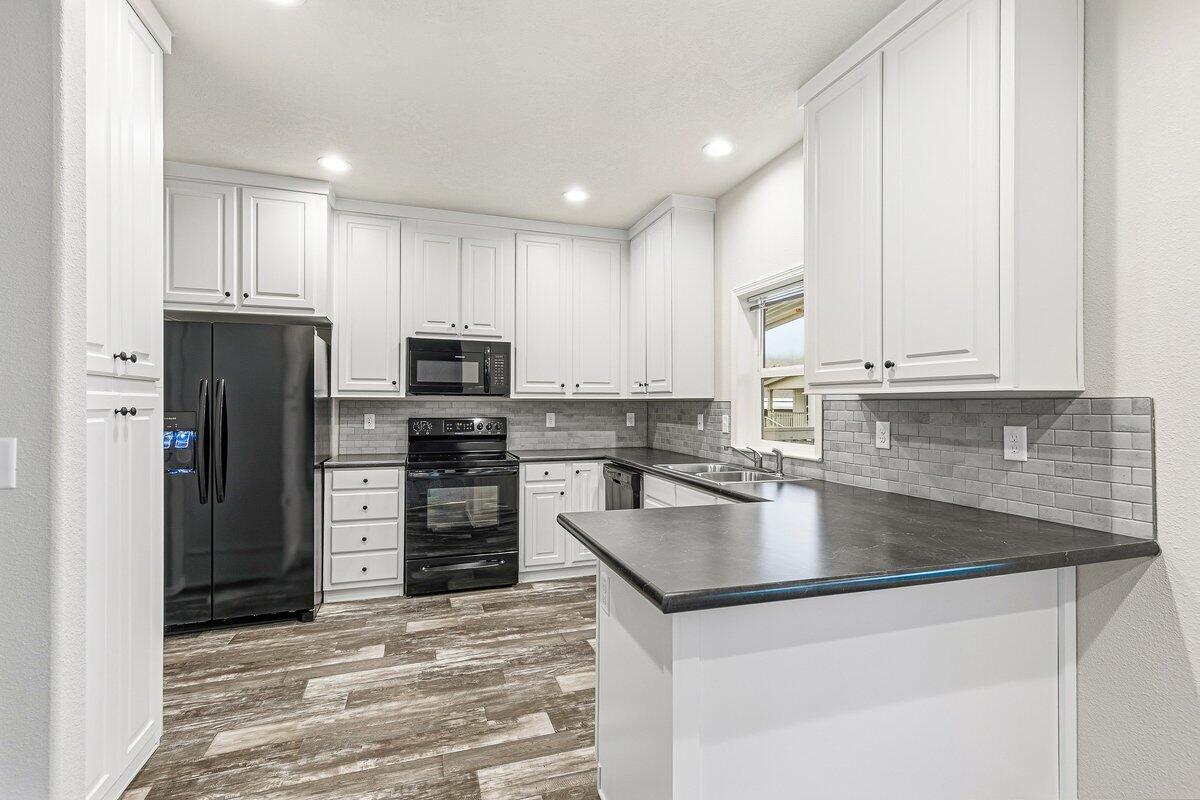 8401 Old Stage Road, Unit 25 Central Point, OR 97502 - Photo 4 of 17 7