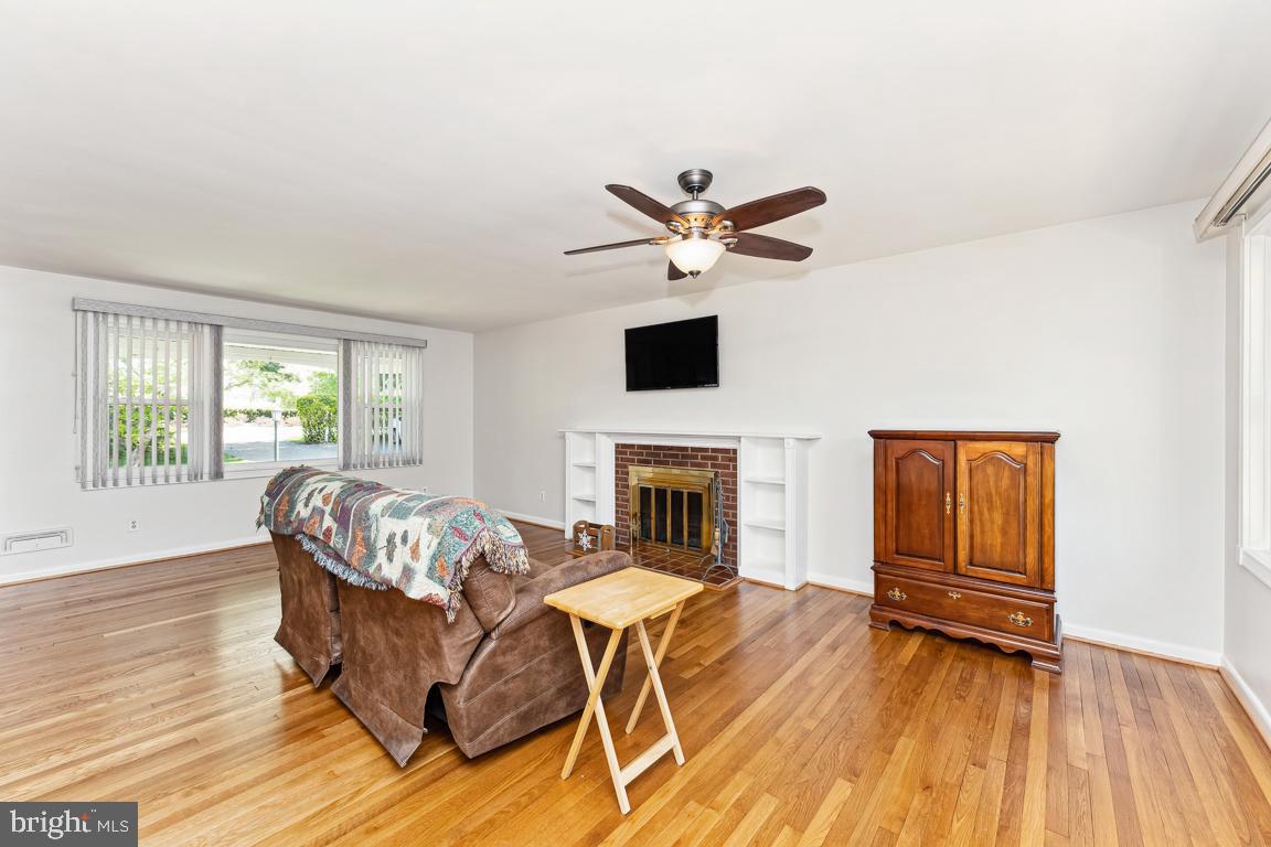 9949 Frederick Road Ellicott City, MD 21042 - Photo 7 of 35 Gallery Image 7