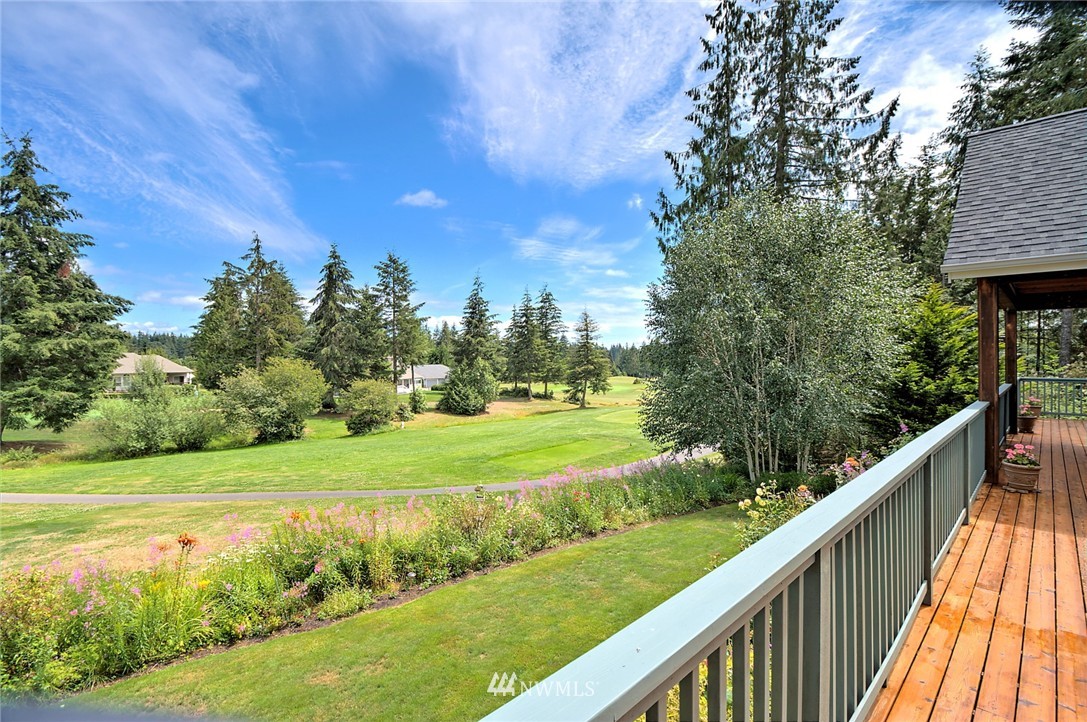 181 East Soderberg Road Allyn, WA 98524 - Photo 2 of 25 Gallery Image 2