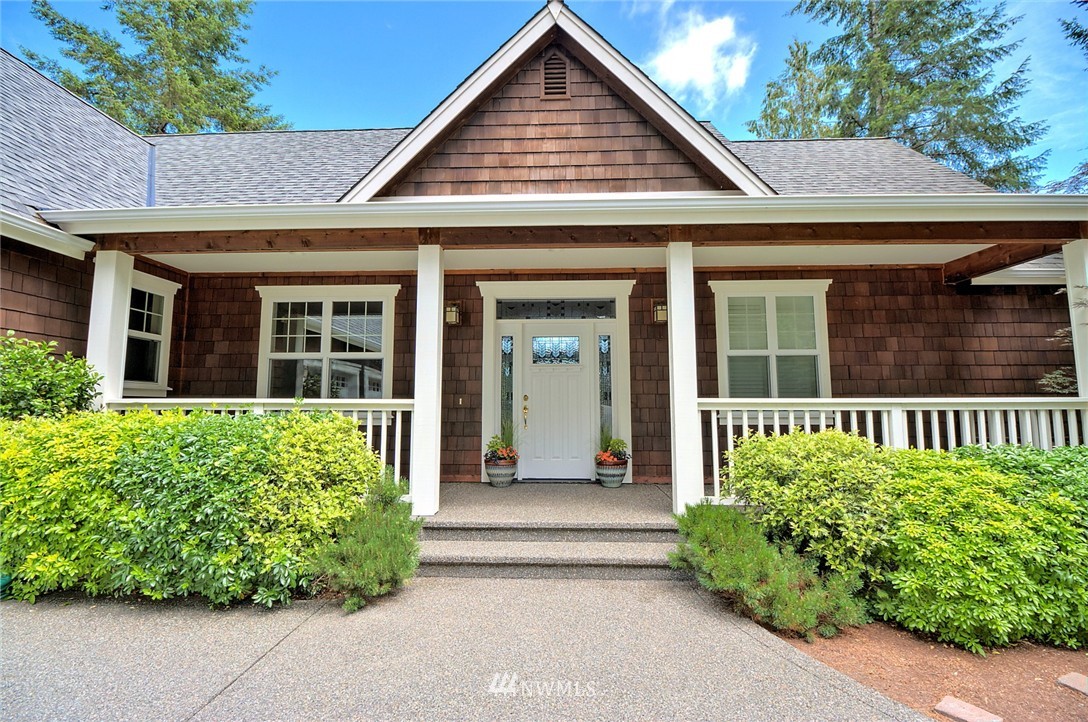 181 East Soderberg Road Allyn, WA 98524 - Photo 3 of 25 Gallery Image 3