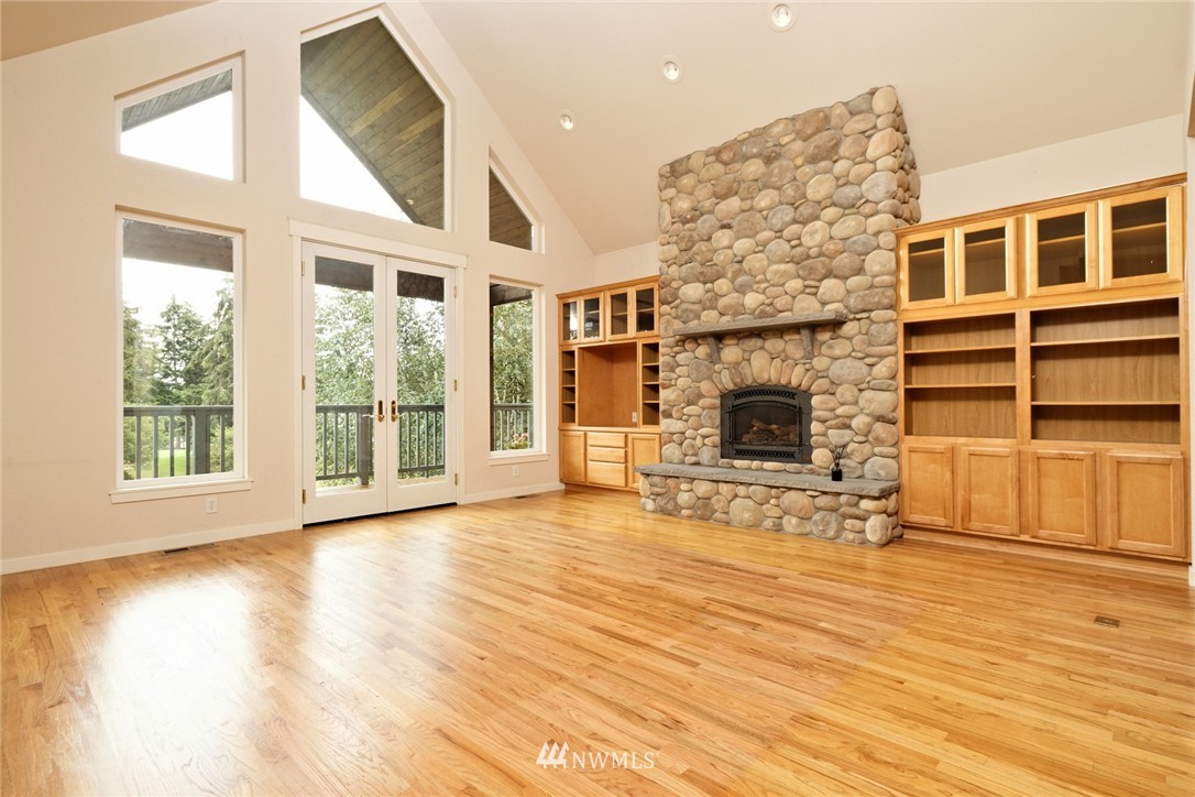 181 East Soderberg Road Allyn, WA 98524 - Photo 4 of 25 Gallery Image 4