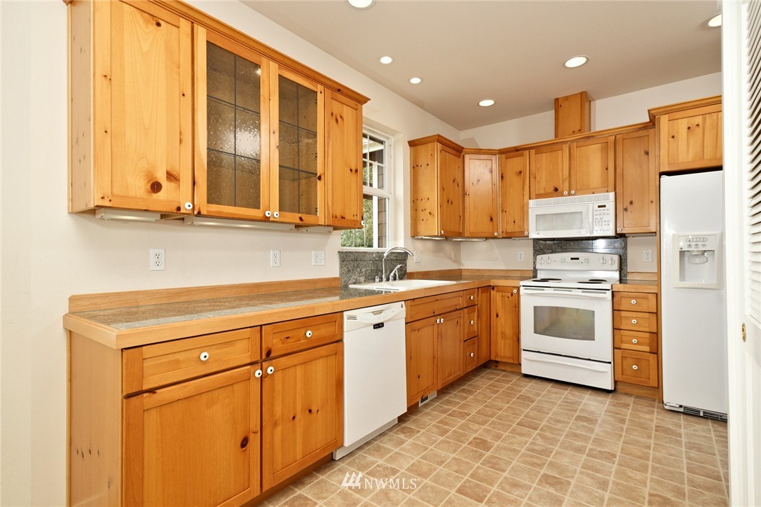 181 East Soderberg Road Allyn, WA 98524 - Photo 8 of 25 Gallery Image 8