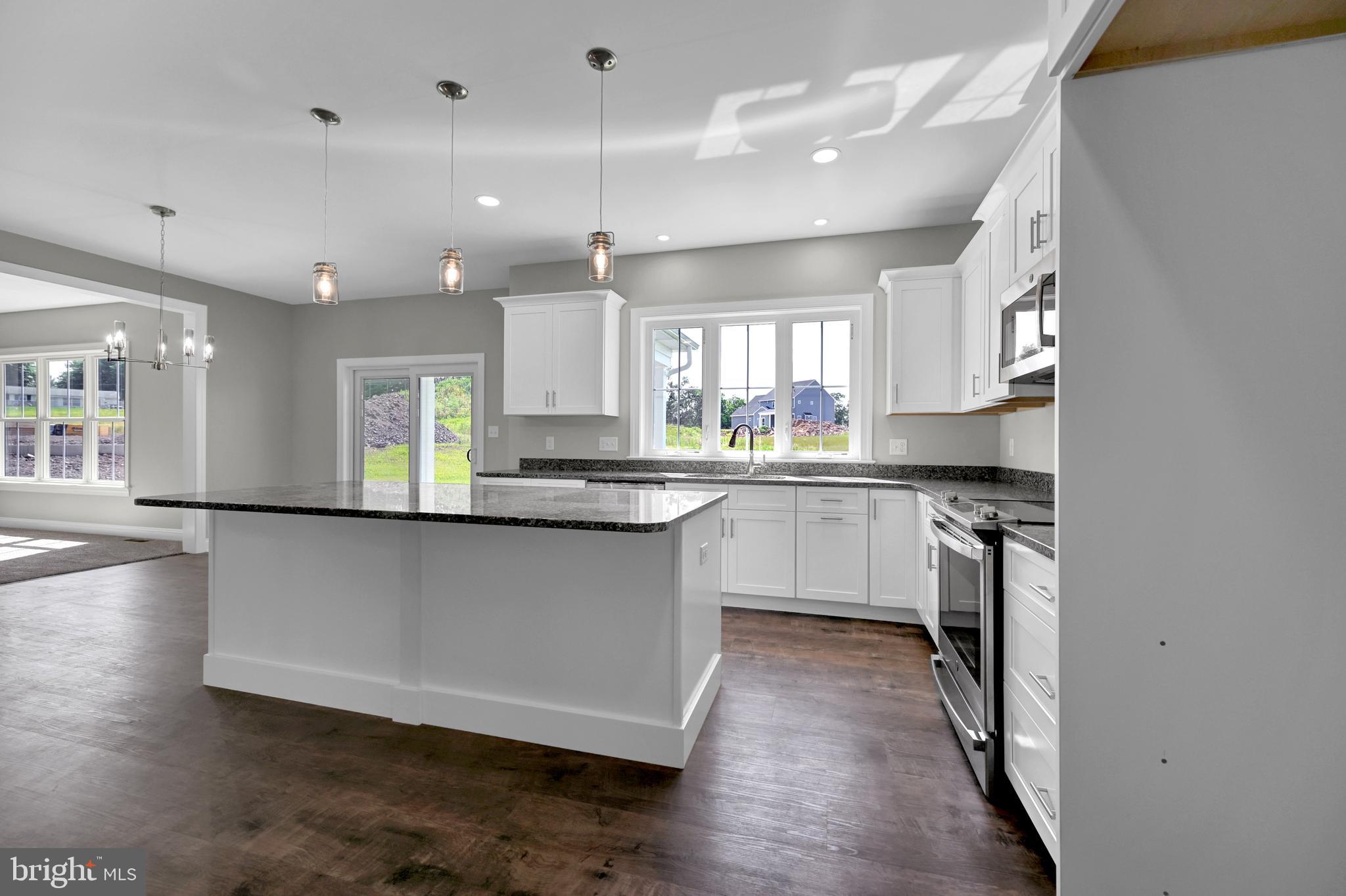 3241 Foxcroft Way York, PA 17406 - Photo 13 of 50