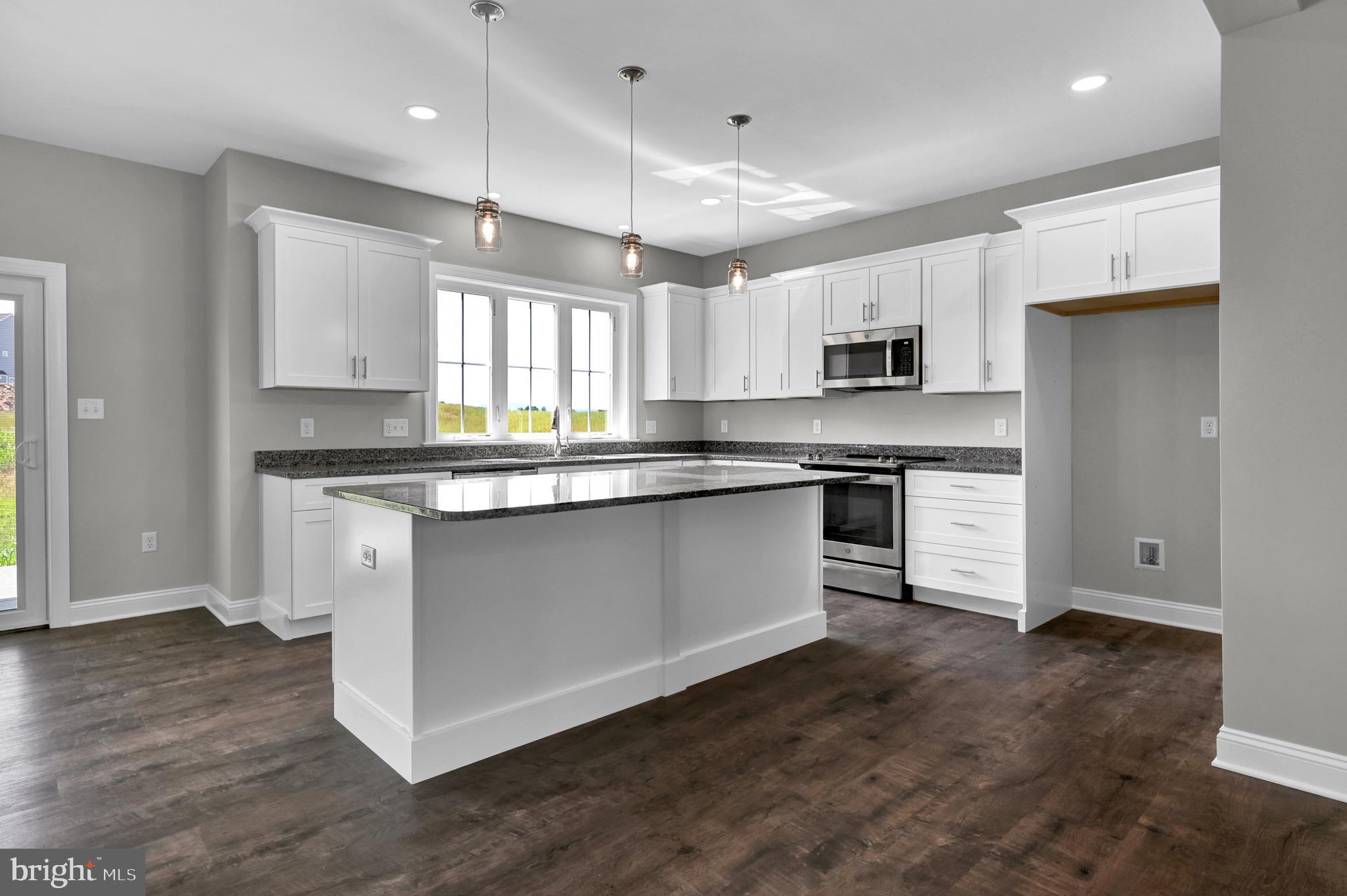 3241 Foxcroft Way York, PA 17406 - Photo 10 of 50