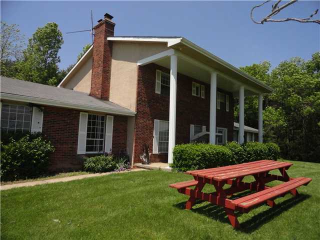 335 Rockmill Road Southwest Lancaster, OH 43130 - Photo 2 of 12