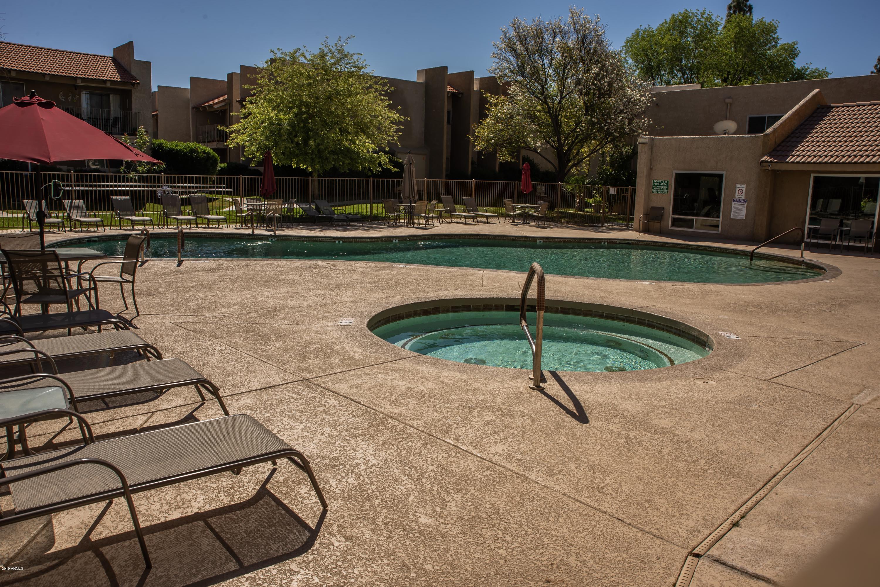 5525 East Thomas Road, Unit R8 Phoenix, AZ 85018 - Photo 14 of 20 Community Pool/Spa