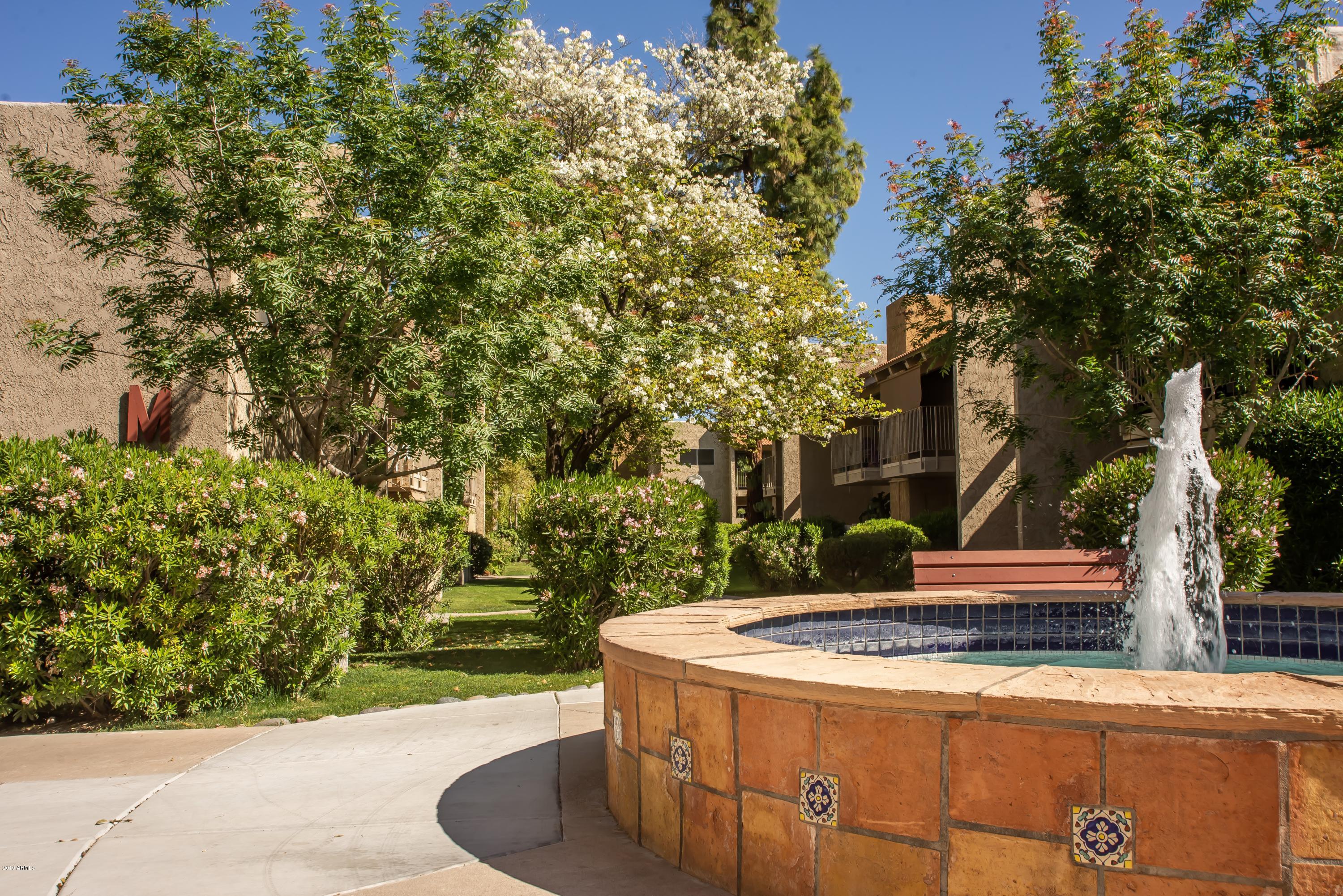 5525 East Thomas Road, Unit R8 Phoenix, AZ 85018 - Photo 16 of 20 Community