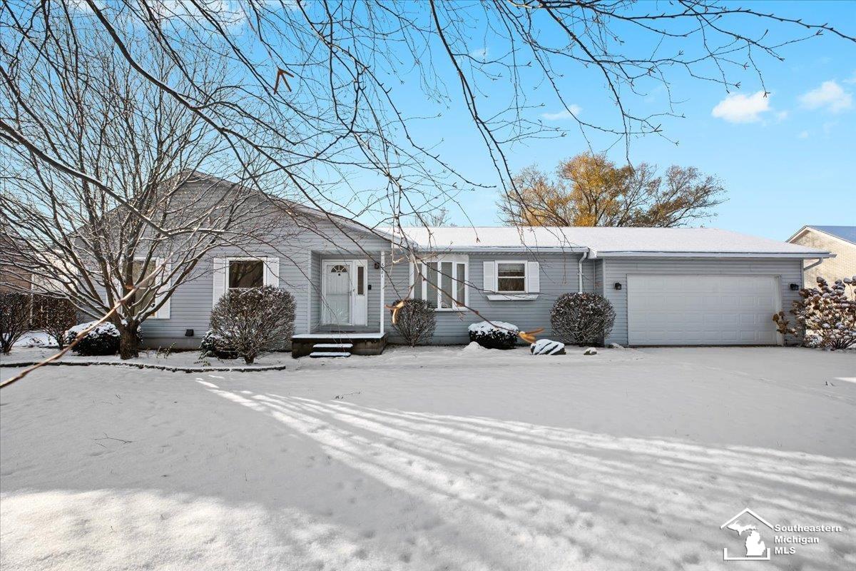 6281 Lighthouse Road Monroe, MI 48161 - Photo 2 of 40 50195501-8cb957b3-2107-4153-9c1a-2b3bd68dd00b.JPG