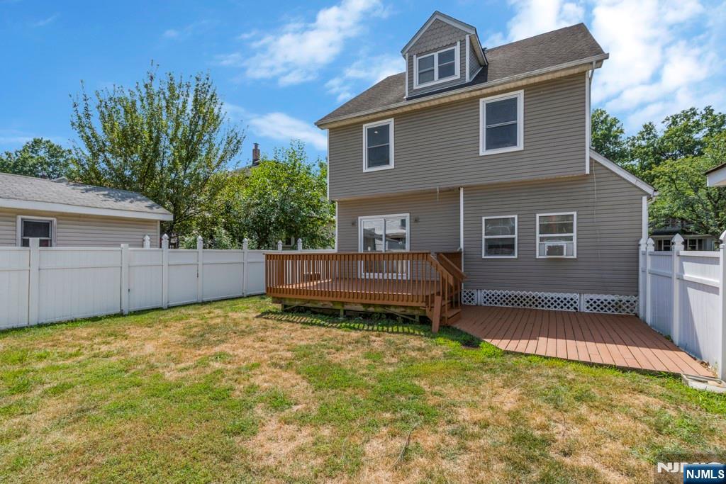 24 Sunderland Avenue Rutherford, NJ 07070 - Photo 27 of 40