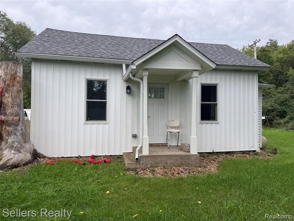 7230 North McKinley Road Flushing, MI 48433 - Photo 1 of 17 Gallery Image 1