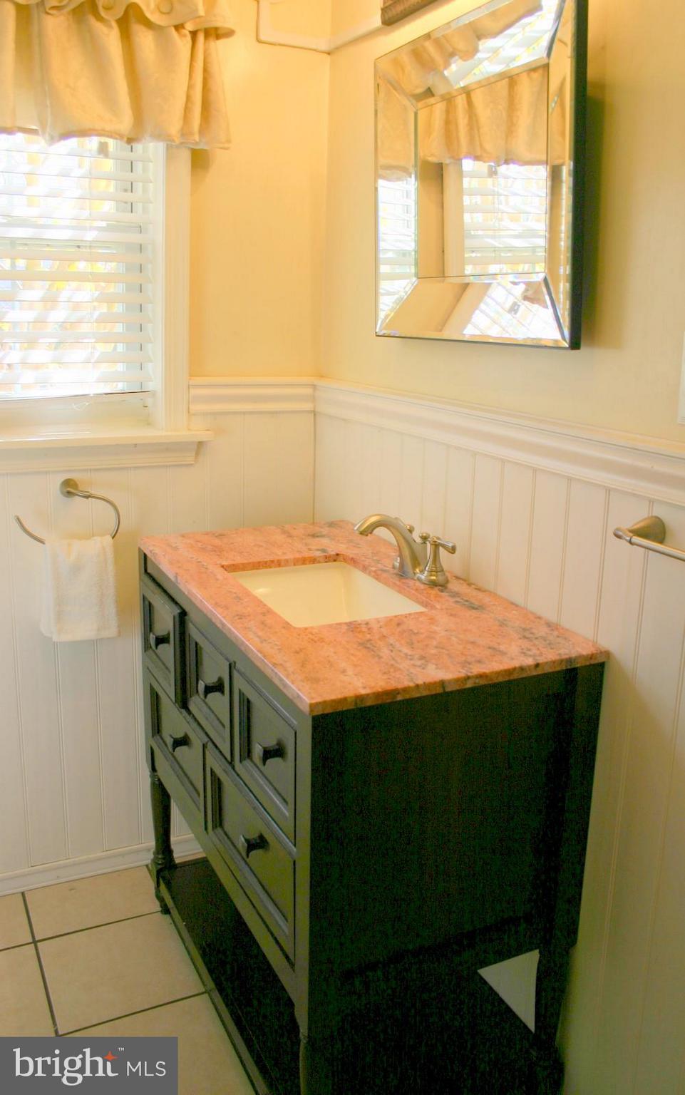 1622 Oldtown Road Edgewater, MD 21037 - Photo 16 of 37 Main Level~Bath w/tile flooring~