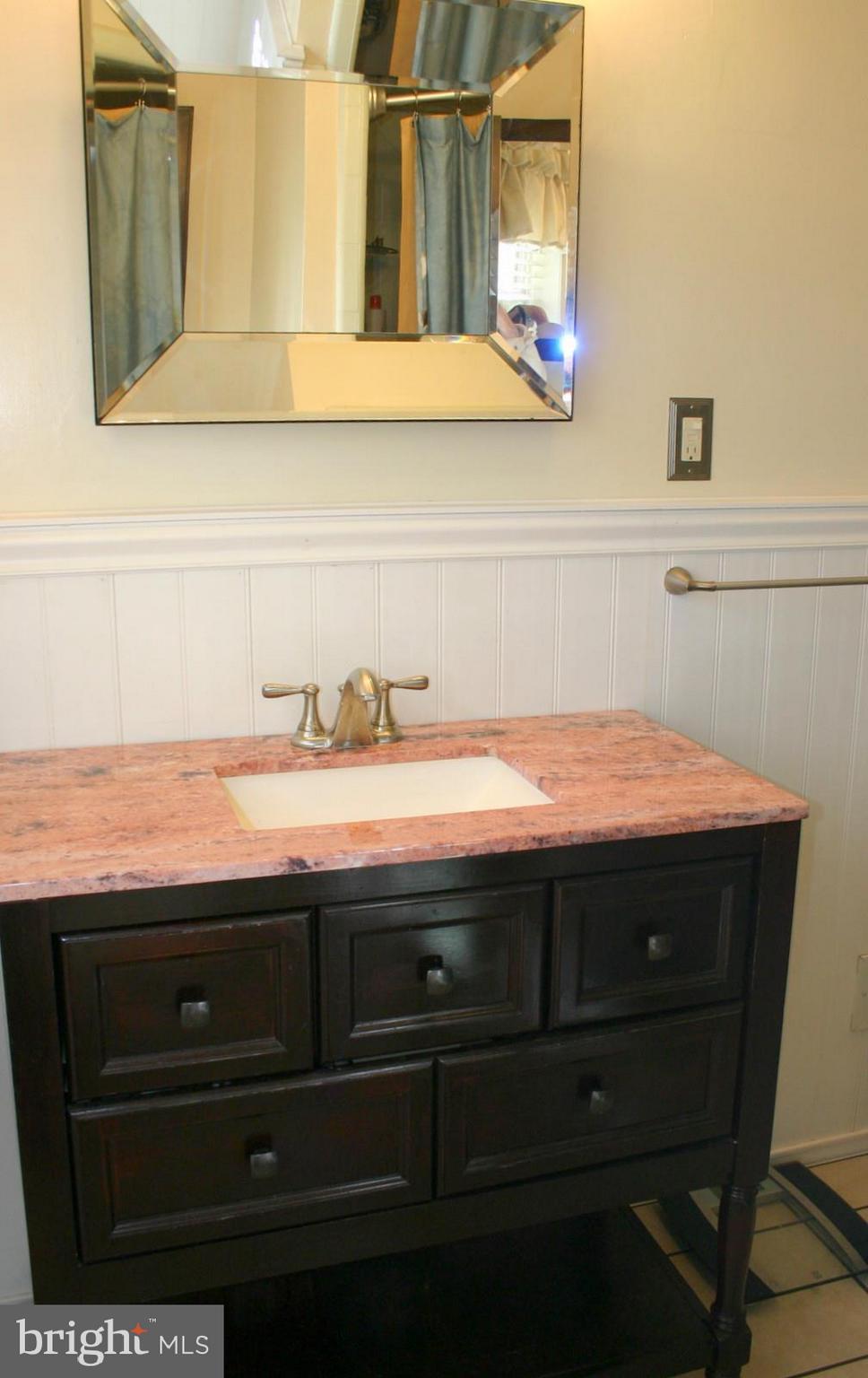 1622 Oldtown Road Edgewater, MD 21037 - Photo 17 of 37 Main~Level Bath with granite counter tops