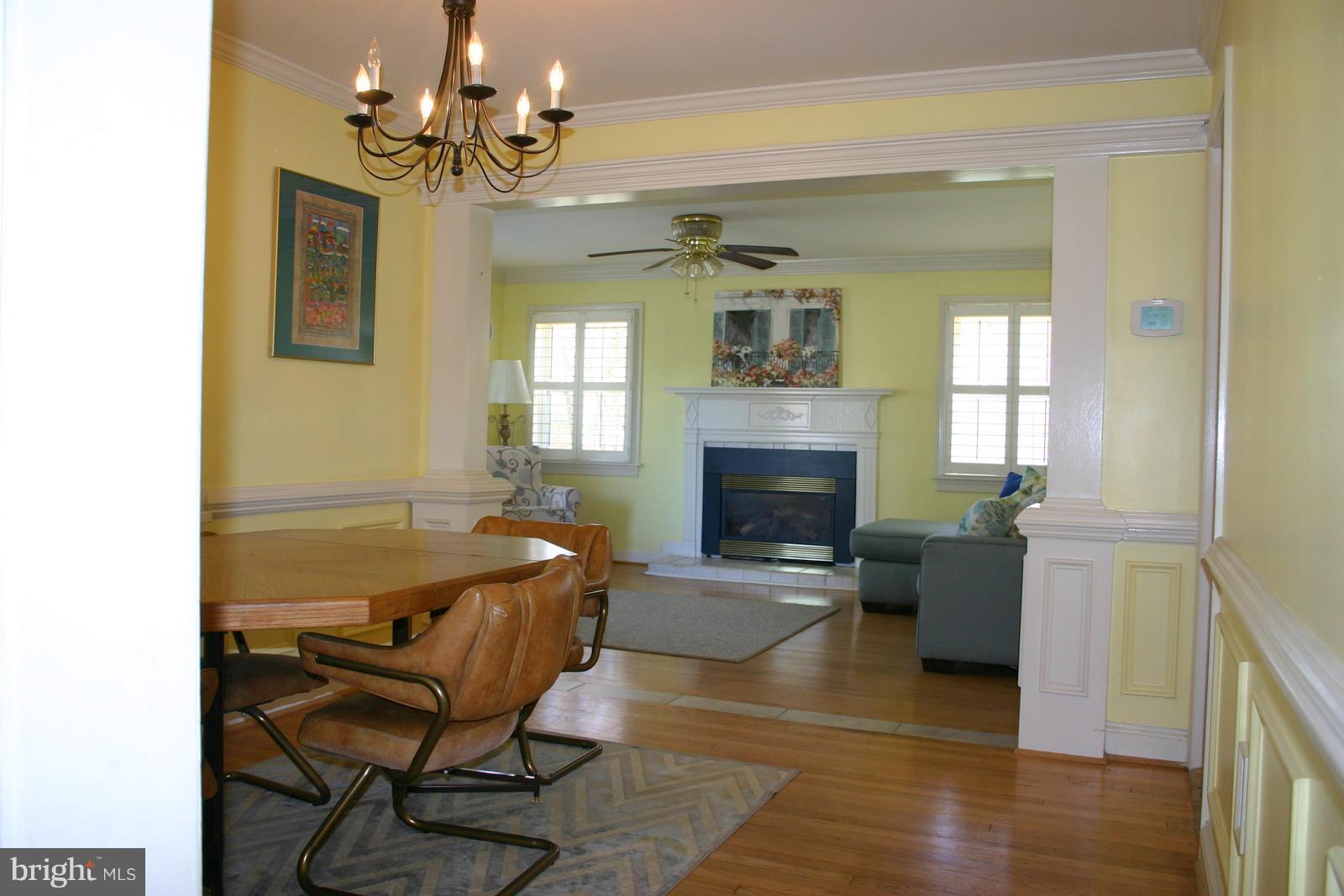 1622 Oldtown Road Edgewater, MD 21037 - Photo 5 of 37 Living Room/Dining Room