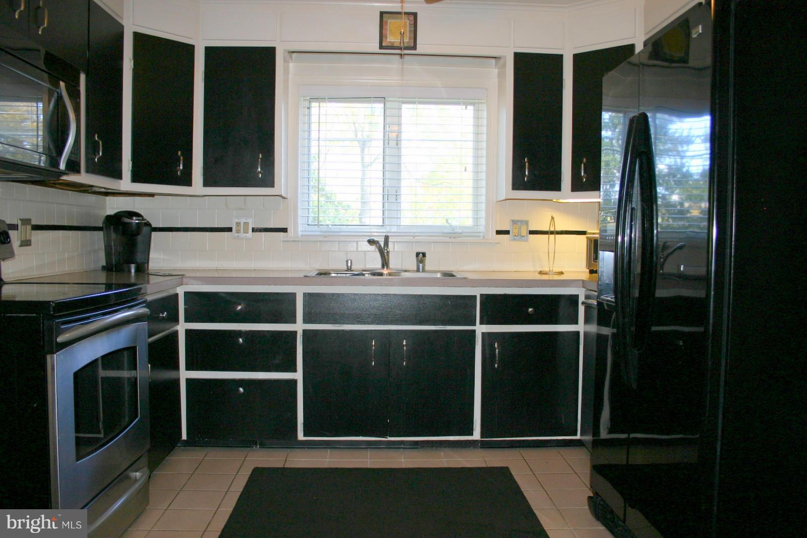 1622 Oldtown Road Edgewater, MD 21037 - Photo 7 of 37 Kitchen