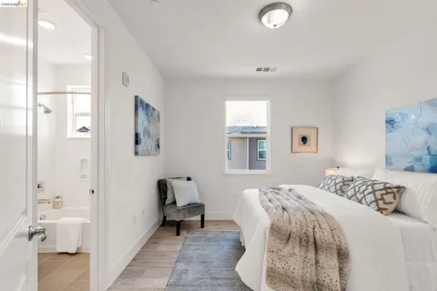 $1,380,000 | 820 East Duane Avenue, Unit 5, Sunnyvale, CA 94085