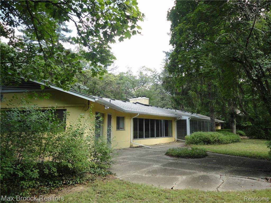 19625 Riverside Drive Beverly Hills, MI 48025 - Photo 2 of 20